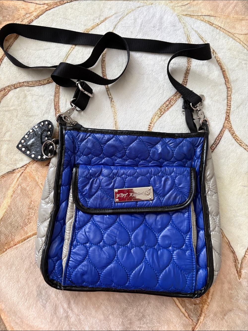 Y2K ALERT‼️ Betsey Johnson Blue Quilted Heart Crossbody with Silver Accents